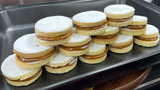 ALFAJORES CASEROS DE MAICENA sin maquinas a mano  Receta Peruana [upl. by Dorkas]