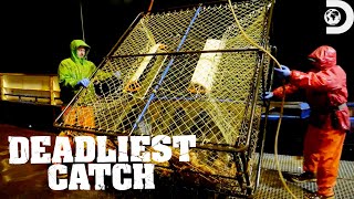 Northwestern’s Biggest Crab Haul Yet  Deadliest Catch  Discovery [upl. by Finer]