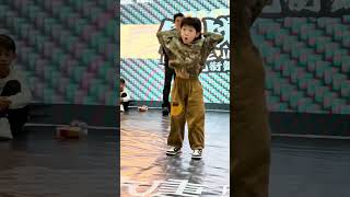 4K Hearing the prelude I smiled confidently😂  APT Dance Challenge Locking Dance Douyin Tiktok [upl. by Aizan1]