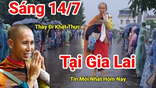 Sáng 147 Thầy Minh Tuệ Đi Khất Thực Sớm Bà Con Đến Rất Đông Đảnh Lễ Thầy [upl. by Azmah976]