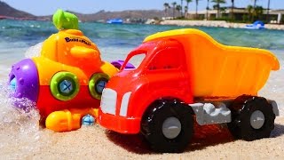 Camioncino alla ricerca di sottomarinoVideo per bambini Giochi sulla spiaggia [upl. by Aksehcnarf]