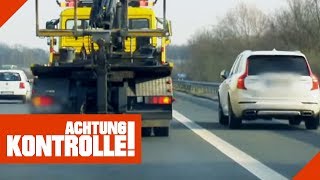 Abschleppen auf der Autobahn Lebensgefahr für Alle  Achtung Kontrolle  kabel eins [upl. by Graeme]