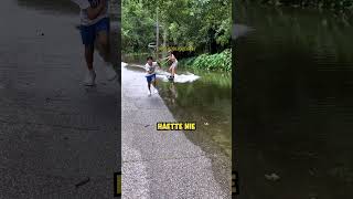 Jungs surfen bei HOCHWASSER 🌊🏄🏼‍♂️ [upl. by Olivette]