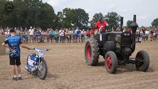 Niezwykły pojedynek MOTOCYKL ŻUŻLOWY vs Traktor URSUS C45 [upl. by Dloniger]