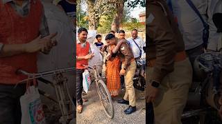 इस दुनिया में माँ से बड़ा कोई योद्धा हो तो बताओ mom humanity respect motivation help uppolice [upl. by Jerrome71]