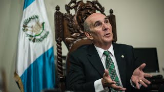 Tómate 4 minutos para conocer al nuevo presidente del Congreso [upl. by Anoyek17]