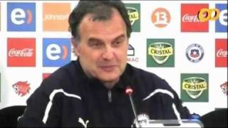 Bielsa se dió tiempo para bromas en su despedida [upl. by Akerley750]