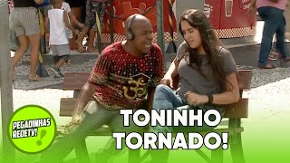 TONINHO TORNADO APRONTANDO COM A GALERA NA RUA RENDEU MUITO SUSTOS [upl. by Nnayllehs]