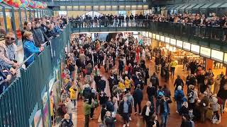 Knabenchöre Flashmob in Hamburg Hbf 11102024 [upl. by Champ]