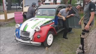 Record à un concours de démontage remontage de 2 CV [upl. by Luahs]