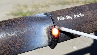 Not everyone knows the technique for welding pipes in vertical positions [upl. by Terena]