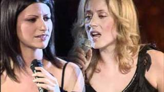 Lara Fabian et Laura Pausini  La solitudine Dolce Italia 22082002 HQ [upl. by Aiykan990]