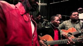 FALLY IPUPA les coulisses dun Zenith [upl. by Ainat]