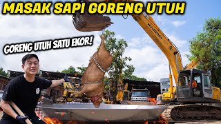 SATU EKOR SAPI 250 KILO DIGANTUNG EXCAVATOR GORENG UTUH [upl. by Ulric]