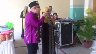 Joget Malam Berinai  Sanisah Huri Original [upl. by Ellertnom]