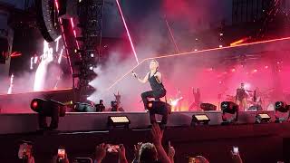 Robbie Williams München 2022 Opening Let me entertain you [upl. by Alyehs]