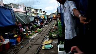 Mae Klong Railway Market 美功铁路市场 [upl. by Ellivnarg]