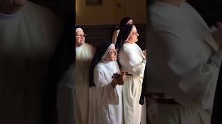 Monjas de Sevilla al Cante y toque de Castañuelas por Sevillanas [upl. by Aserehs]