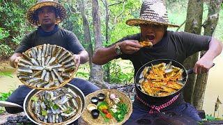 Cooking bamboo Clams in fry pan eating with Spicy Sauce so delicious  what is bamboo clam [upl. by Radborne]