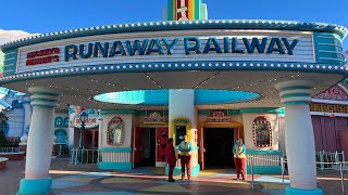 Mickey amp Minnies Runaway Railway Full Queue Experience amp Ride at Disneyland  Mickeys Toontown 4K [upl. by Obla]