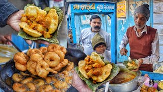 Kolkatas Famous Breakfast In Odisha  Dal Puri amp Khasta Kachori  Rs5 Only  Street Food India [upl. by Rafat]