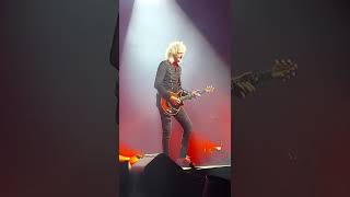 Brian May  Hammer To Fall Solo 5622  The 02  The Rhapsody Tour [upl. by Dreeda]