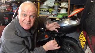 How to replace and test the auto choke Auto enricher on a Peugeot scooter [upl. by Ynehteb]