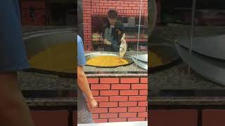 Shawaya Chicken Al Bukhari🍗 jeddah ytshorts viral ytshortindonesiatravelsaudiarabiafypfood [upl. by Mylander]