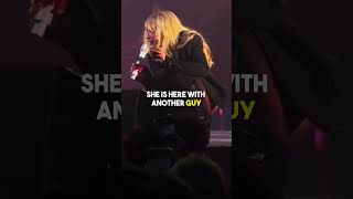 Sabrina Carpenter instantly called out a fan during her concert 😮👉 [upl. by Wadsworth]