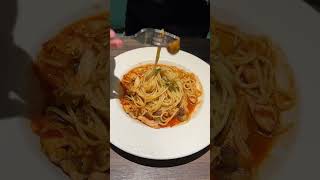 Mövenpick Café莫凡彼番茄雞肉義大利麵 cafe food chicken yummy tomato noodles spaghetti pasta dinner [upl. by Ahtera115]