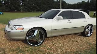 Lincoln Towncar on Blades Battle Of The Whipz Car Show [upl. by Hilel314]