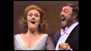 Luciano Pavarotti amp Joan Sutherland Rigoletto Act I Duet 2 quotAddioaddioquot [upl. by Mad564]