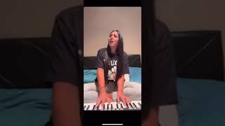 Lynda  Bouteille A La Mer Version Acoustique  Papillon [upl. by Besse481]