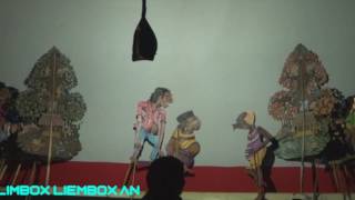 Wayang Kampung Sebelah  Lucu  Alun Alun Kidul Fest 2015 [upl. by Oeramed]