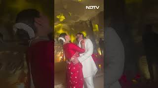 Sonakshi Sinha Wedding  Newlyweds Sonakshi Sinha And Zaheer Iqbal Dance At Reception Party [upl. by Mercedes]