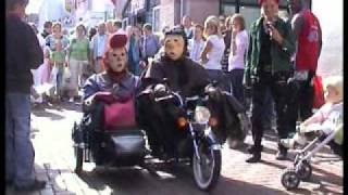 Mobiele straattheateract Jonas amp Friends met minimotor [upl. by Marston]