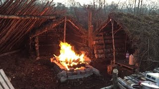 2 NIGHTS SOLO DEBRIS VILLAGE CAMP AND SHELTER BUILDING [upl. by Yeargain]