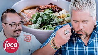 Comida asiática é levada a outro patamar  Lanchonetes Clássicas com Guy Fieri  Food Network Brasil [upl. by Nye]