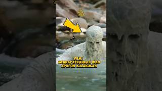 Pria dengan Metode Aneh Memancing Ikan dengan Tubuh Sebagai Umpan youtubeshorts shorts fishing [upl. by Avery]