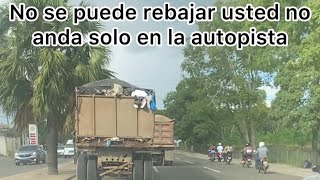 No se puede rebasar en la autopista [upl. by Ilah447]