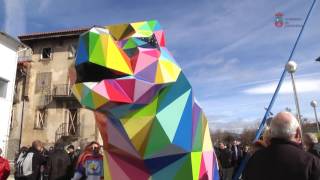 Inauguración de la escultura Oso del artista Okuda en Reinosa [upl. by Ivar]