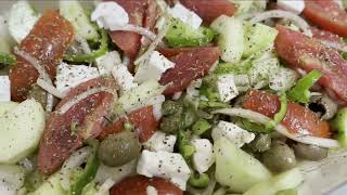 Xoriatiki  Horiatiki  Ensalada griega tradicional  Greek village salad  VEGAN [upl. by Anola19]