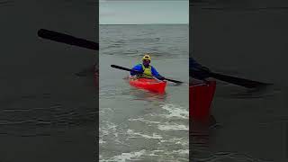 被低估的倒退槳，其實很有用，還可以出浪區；Launching using the underrated reverse paddling [upl. by Ahtiek]