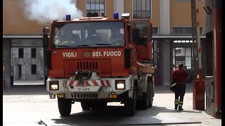 Autogrù Astra Cormach Vigli del Fuoco Milano in emergenza  Italian fire brigade responding code 3 [upl. by Margalo333]