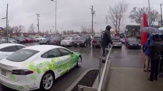 Réservation Tesla Model 3 à Montréal  la file dattente en accéléré [upl. by Bergmans]