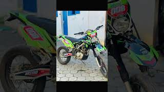 PROSES DECAL KLX 150 klx klx150 klxmodification supermotorbikes kawasaki modified [upl. by Amyas]