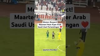 Respect sama attitude Maarten Paes ketika berlari untuk memeluk kiper Arab Saudi usai pertandingan [upl. by Bluh718]