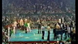 Larry Holmes vs Ken Norton 16 [upl. by Eitteb]