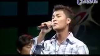 မခ်စ္ နဲ ့ေတာ့ karaoke ေတးဆို ကိုကိုေမာင္ [upl. by Lraep]