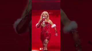 Sabrina Carpenter’s Viral ‘Nonsense’ Outro at Jingle Concert sabrina youtubeshorts [upl. by Zippora]